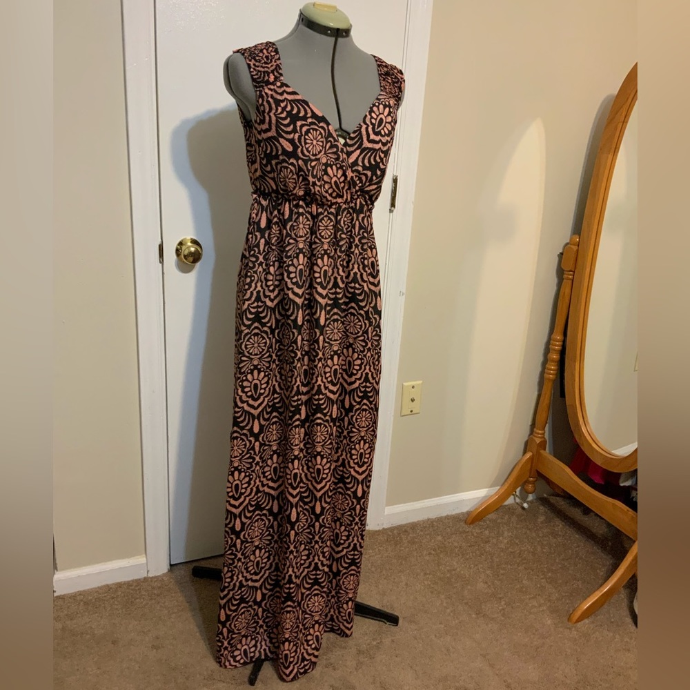 Like New Attention Black/Coral Formal Maxi Dress